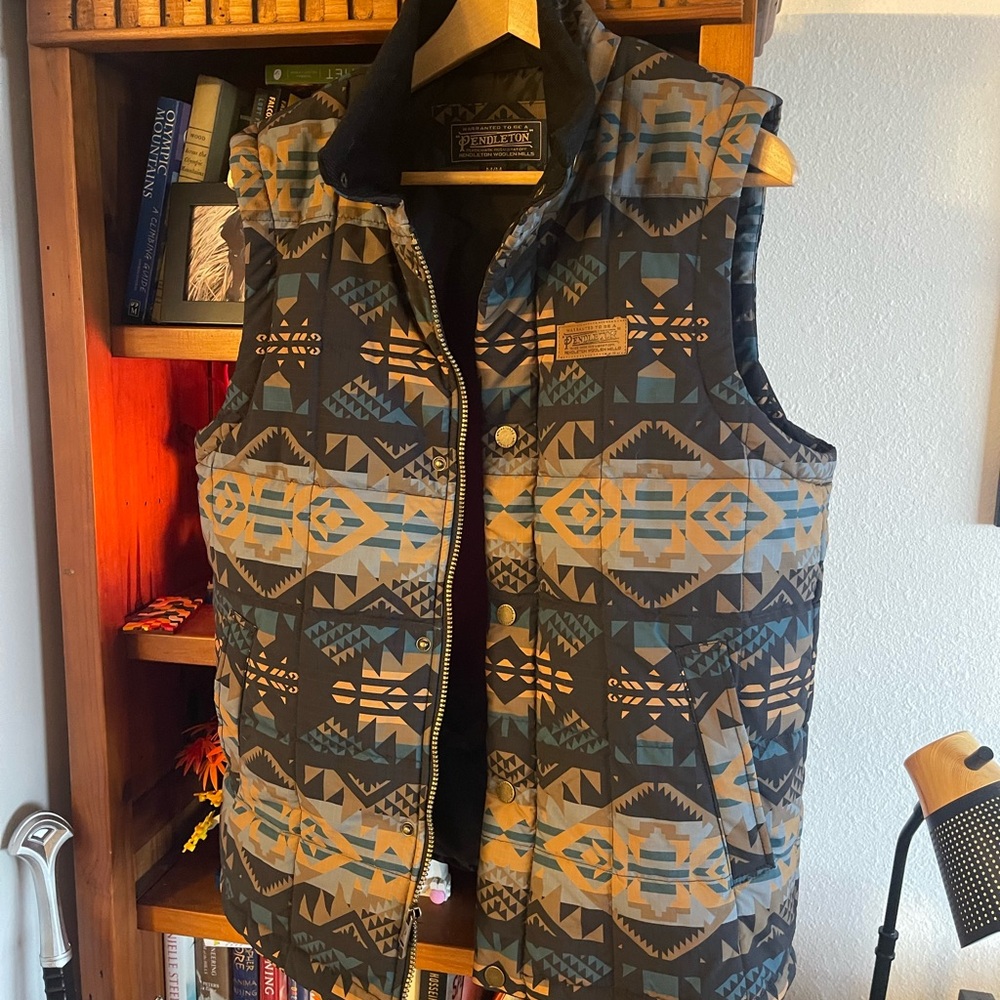 Pendleton Men's Geometric Pattern Vest - Black, Blue, Brown - Picture 2 of 6